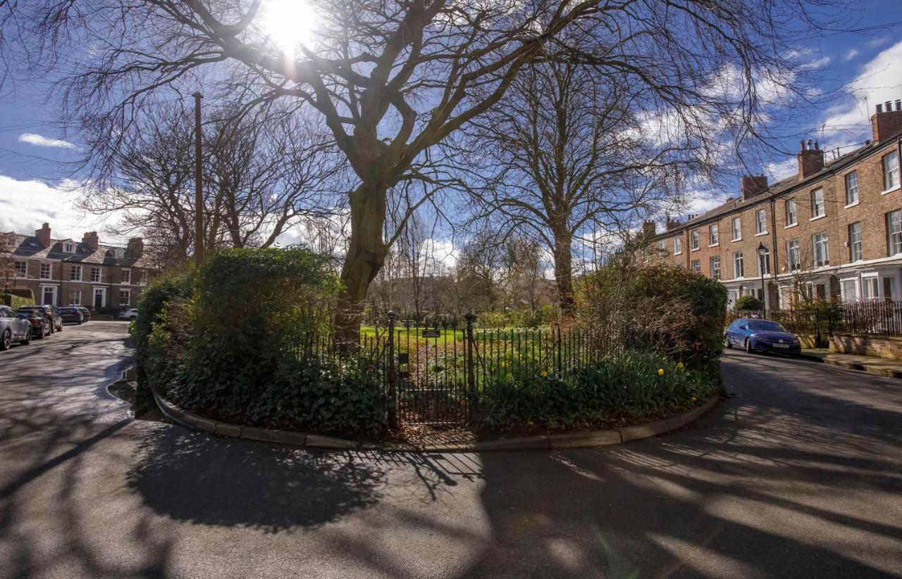 The Garden Square - Unique Luxury Apartment In Historic Garden Square - Ideal For 2 People York Eksteriør bilde